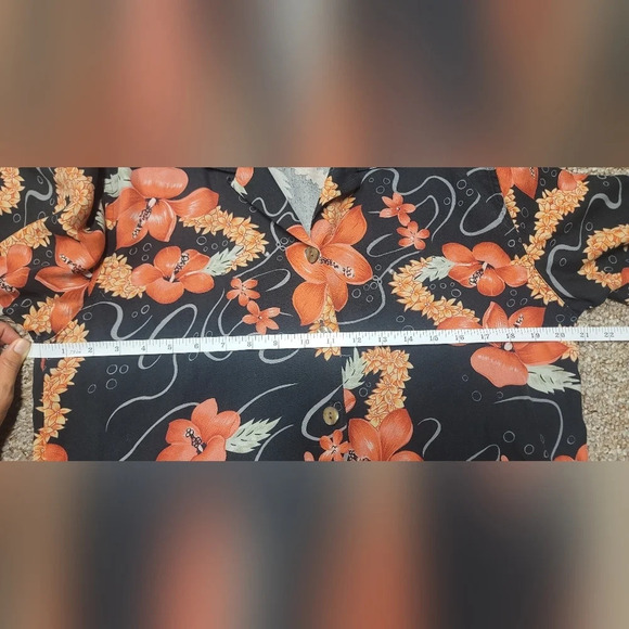 Tommy Bahama silk button up shirt - Picture 4 of 5